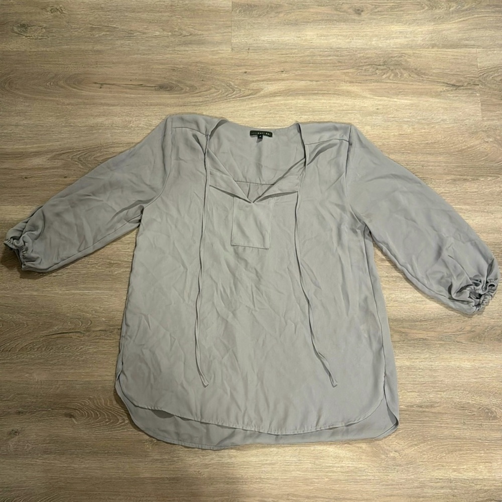 Women’s grey blouse M